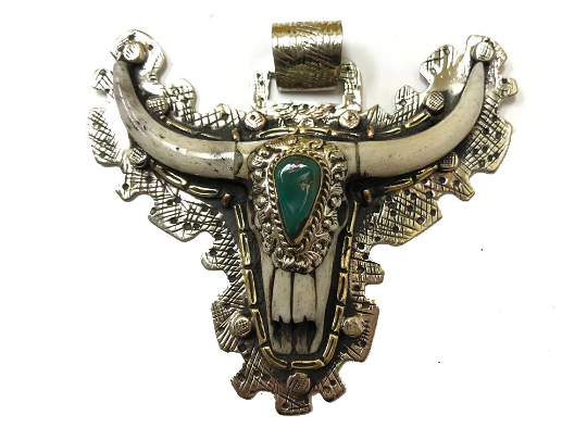 Longhorn Buffalo Cattle Pendant with Natural Turquoise - AP476A